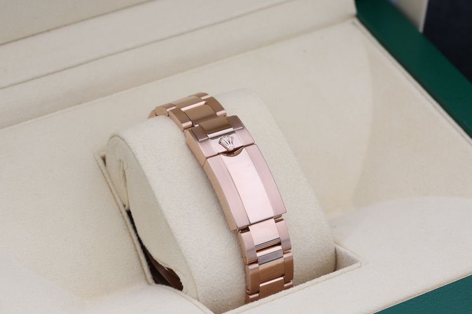 Rolex GMT Master II 126715 CHNR Image 3